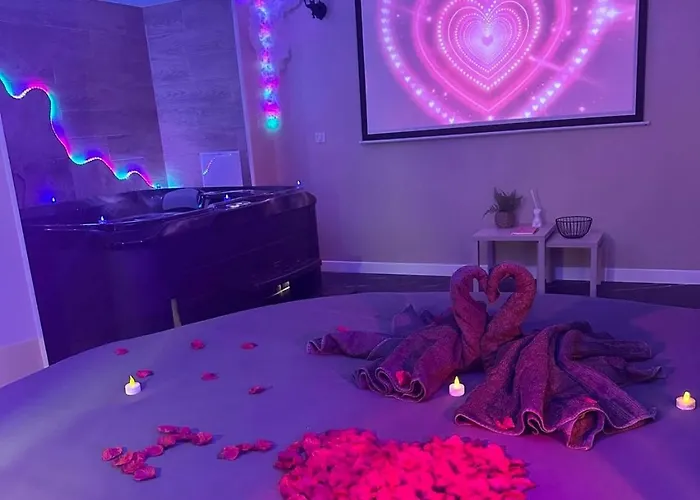 Paradis Jacuzzi Cinema Vieille-Toulouse