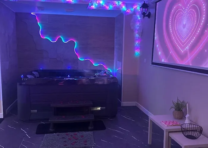 Paradis Jacuzzi Cinema شقة