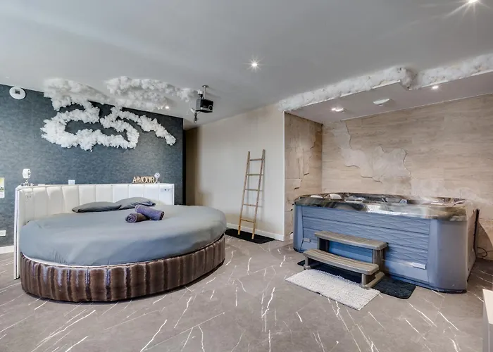 Paradis Jacuzzi Cinema شقة Vieille-Toulouse