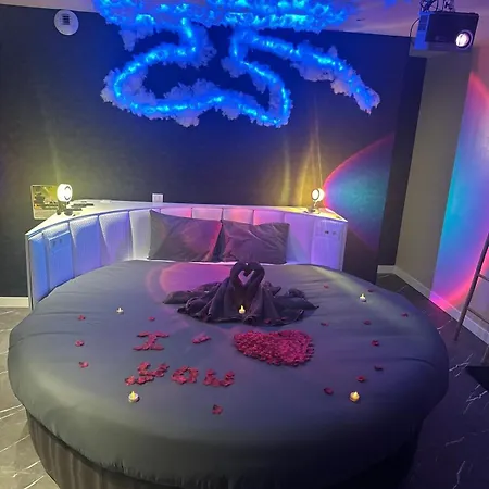 Paradis Jacuzzi Cinema アパート *