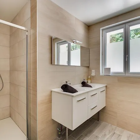 Paradis Jacuzzi Cinema アパート *